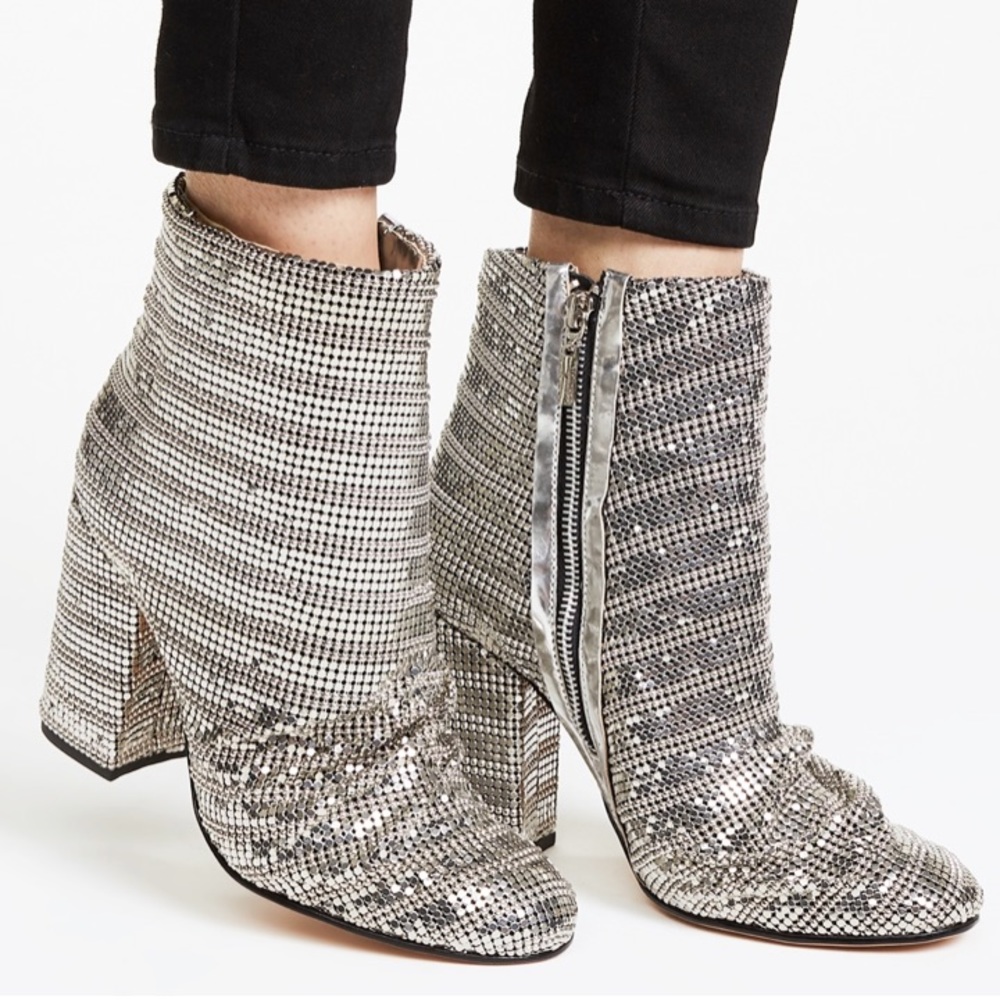 SHUTZ MYRELLE Mesh chain booties